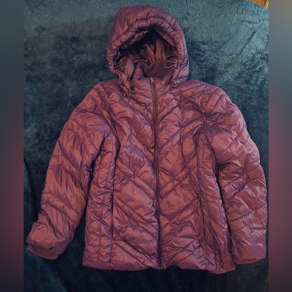 NWOT Xersion Purple lightweight Puffer Jacket w/detachable Hood (bin C)